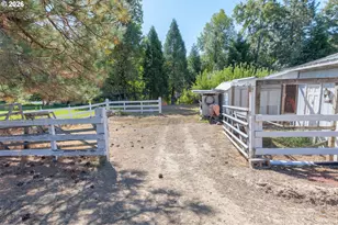 7695 N Applegate Rd, Grants Pass, OR 97527 - Photo 36