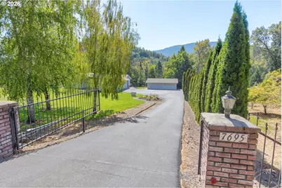 7695 N Applegate Rd, Grants Pass, OR 97527 - Photo 8