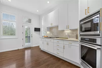 1941 SW Montgomery Pl, Portland, OR 97201 - Photo 12