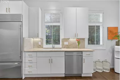 1941 SW Montgomery Pl, Portland, OR 97201 - Photo 14