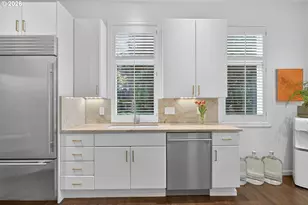 1941 SW Montgomery Pl, Portland, OR 97201 - Photo 14