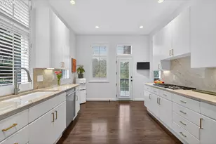 1941 SW Montgomery Pl, Portland, OR 97201 - Photo 16