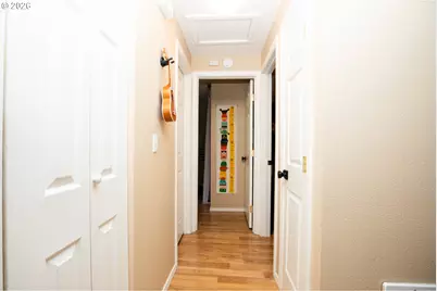 16837 SE Powell Blvd, Portland, OR 97236 - Photo 12