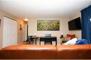 16837 SE Powell Blvd, Portland, OR 97236 - Photo 10