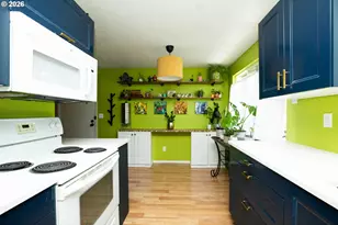 16837 SE Powell Blvd, Portland, OR 97236 - Photo 6