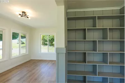 2172 17th St, North Bend, OR 97459 - Photo 10