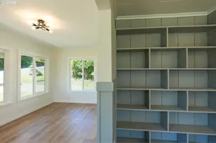 2172 17th St, North Bend, OR 97459 - Photo 10
