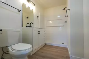 2172 17th St, North Bend, OR 97459 - Photo 18