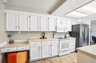 14862 NE Eugene St, Portland, OR 97230 - Photo 6