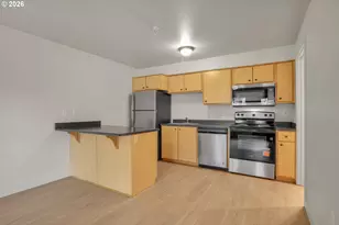 9837 NE Irving St, Portland, OR 97220 - Photo 12