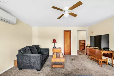 1182 F St, Springfield, OR 97477 - Photo 8