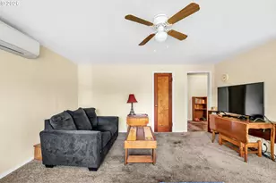 1182 F St, Springfield, OR 97477 - Photo 8
