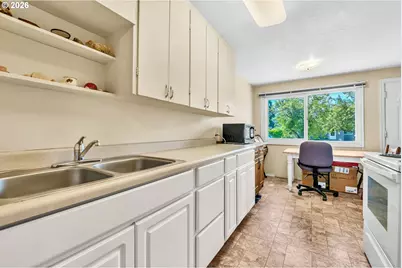 1182 F St, Springfield, OR 97477 - Photo 12
