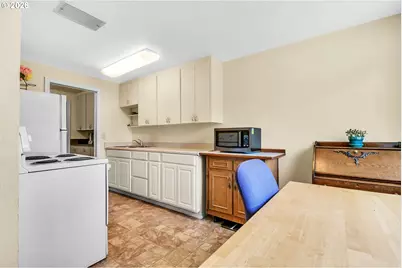 1182 F St, Springfield, OR 97477 - Photo 16