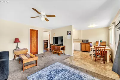 1182 F St, Springfield, OR 97477 - Photo 6