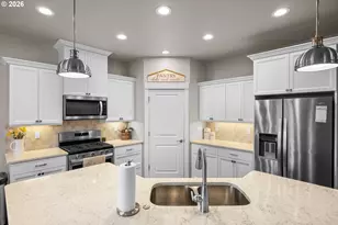 832 Sand Pines Ave, Sutherlin, OR 97479 - Photo 10