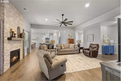 832 Sand Pines Ave, Sutherlin, OR 97479 - Photo 6