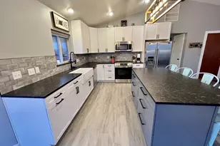 707 Highland Dr, La Grande, OR 97850 - Photo 6