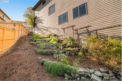 15394 SW Oakmont Pl, Portland, OR 97224 - Photo 40