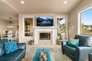 15394 SW Oakmont Pl, Portland, OR 97224 - Photo 8