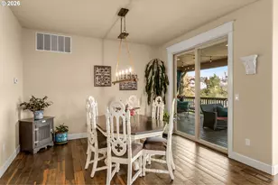 15394 SW Oakmont Pl, Portland, OR 97224 - Photo 12