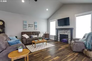 1668 NE Clayton Dr, Estacada, OR 97023 - Photo 8