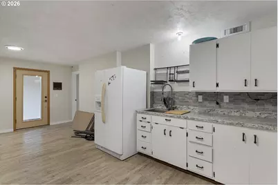 33844 Sunnyview Dr NE, Albany, OR 97322 - Photo 16