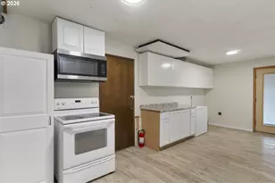 33844 Sunnyview Dr NE, Albany, OR 97322 - Photo 16