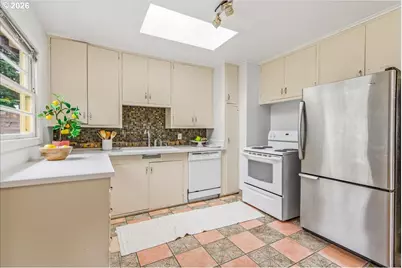 46 NE Buffalo St, Portland, OR 97211 - Photo 8