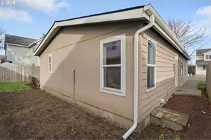 521 NE Mariners Loop, Portland, OR 97211 - Photo 26