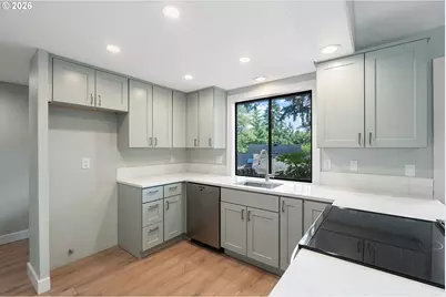 9836 SW Quail Post Rd, Portland, OR 97219 - Photo 8
