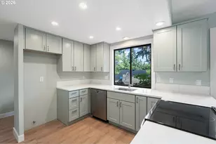 9836 SW Quail Post Rd, Portland, OR 97219 - Photo 8