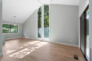 9836 SW Quail Post Rd, Portland, OR 97219 - Photo 4