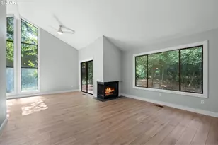 9836 SW Quail Post Rd, Portland, OR 97219 - Photo 2