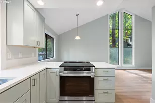 9836 SW Quail Post Rd, Portland, OR 97219 - Photo 6
