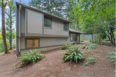 9836 SW Quail Post Rd, Portland, OR 97219 - Photo 20