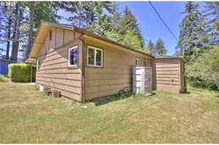 27571 Sitka Ln, Gold Beach, OR 97444 - Photo 20