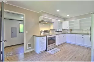 27571 Sitka Ln, Gold Beach, OR 97444 - Photo 6