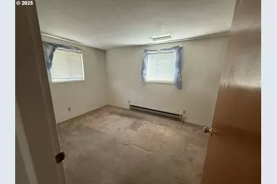 410 Birch St, Drain, OR 97435 - Photo 10