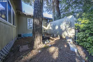 1750 W Park Dr, Florence, OR 97439 - Photo 24