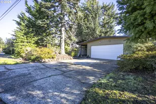 1750 W Park Dr, Florence, OR 97439 - Photo 1