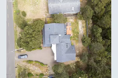 1201 NW Bayshore Dr, Waldport, OR 97394 - Photo 2