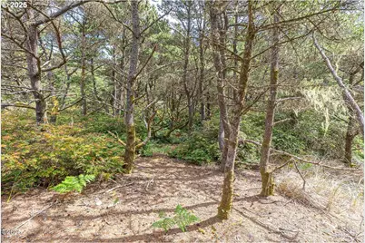 1201 NW Bayshore Dr, Waldport, OR 97394 - Photo 48