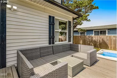 1201 NW Bayshore Dr, Waldport, OR 97394 - Photo 36