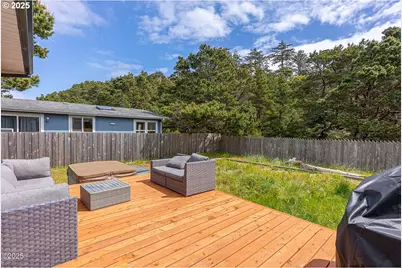 1201 NW Bayshore Dr, Waldport, OR 97394 - Photo 46