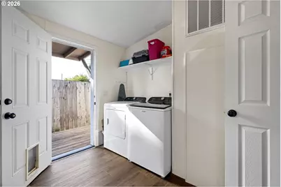 3648 Rivercrest Dr, Eugene, OR 97404 - Photo 32