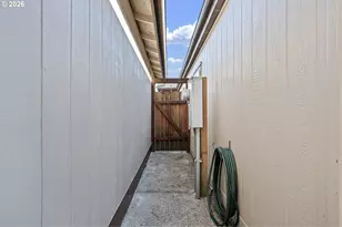 3648 Rivercrest Dr, Eugene, OR 97404 - Photo 36