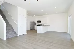 3933 SW Duniway Ln, Gresham, OR 97080 - Photo 8