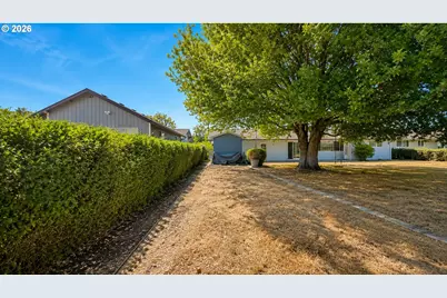 1815 N Danebo Ave, Eugene, OR 97402 - Photo 4