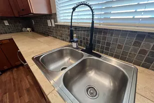 7915 NE Rockne Way, Hillsboro, OR 97006 - Photo 10